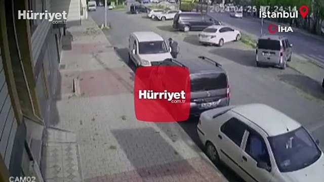Park ettiği aracının el frenini çekmeyi unutunca araç metrelerce böyle kaydı