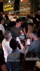 To τρυφερό happy birthday της Μπρεάζουν στον Αμούτζα και το φιλί