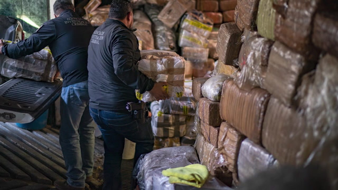 Gang leader who smuggled cocaine between London and Sussex has 'lenient' jail sentence increasedGang leader who smuggled cocaine between London and Sussex has 'lenient' jail sentence increased