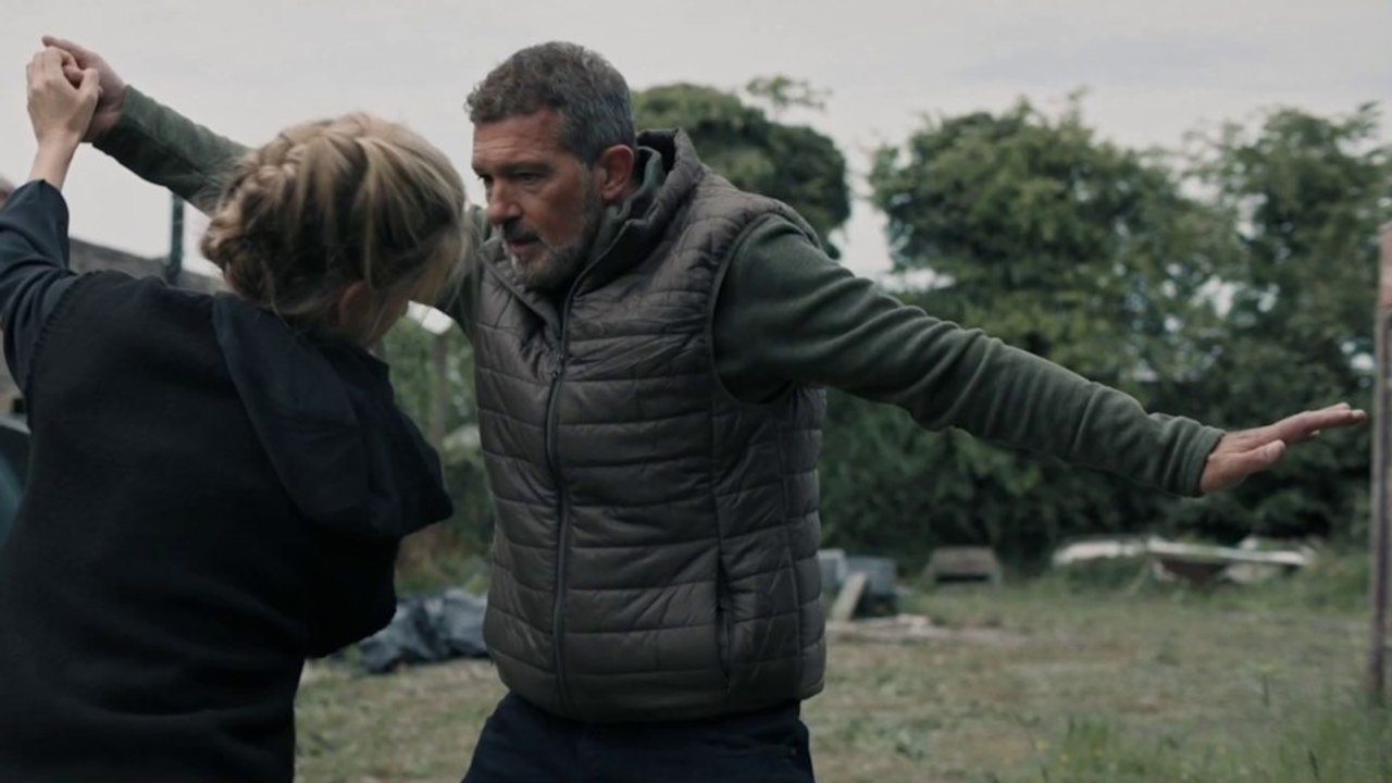 The Last Girl: Im Mystery-Thriller rankt sich eine Verschwörung um Antonio Banderas