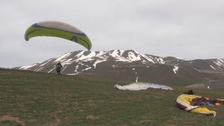 Yamaç paraşütçüleri Bitlis’in güzelliklerini tanıtıyor