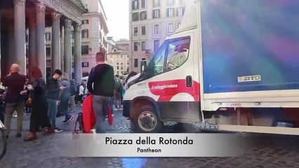 Download Video: Roma, isole pedonali invase dai furgoni: caos in centro, il video