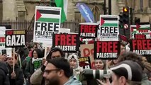 Thousands of Palestine supporters join march in London