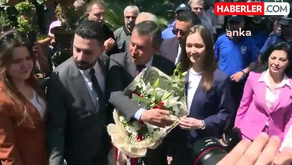 CHP Genel Başkanı Özel, Şehzadeler Belediyesi'ni Ziyaret Etti:  "İsraf Edilmeyecek, Her Kör Kuruş Halkçı Belediyeciliğe Harcanacak"