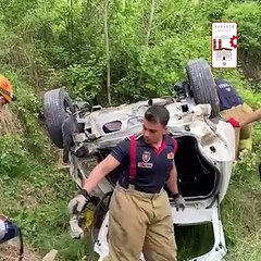 Safranbolu'da otomobil şarampole uçtu