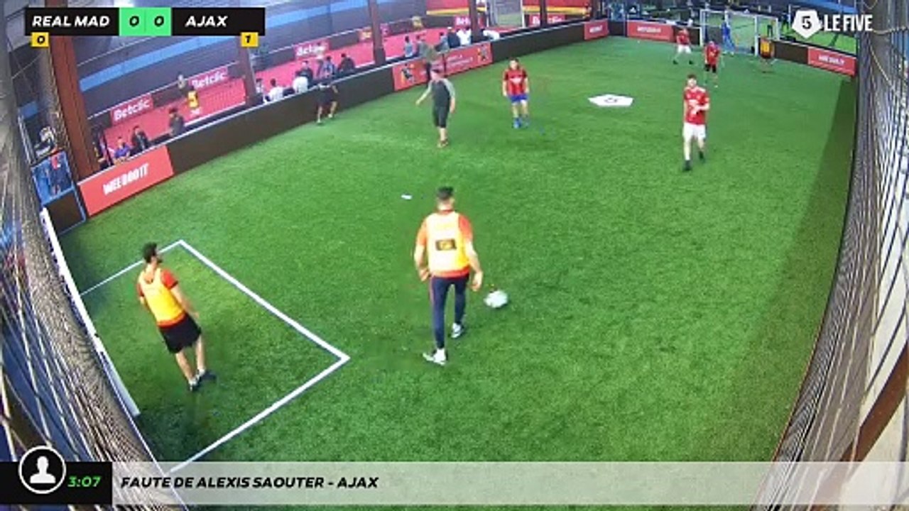 Faute de Alexis Saouter - AJAX