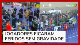 Partida de futsal sub-18 entre Palmeiras e Corinthians tem pancadaria e invasão de quadra