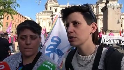 LGBTQ+: "Rivendichiamo di essere madri, nostra figlia orfana di stato"