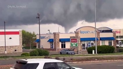 Tornados azotan el centro de EEUU