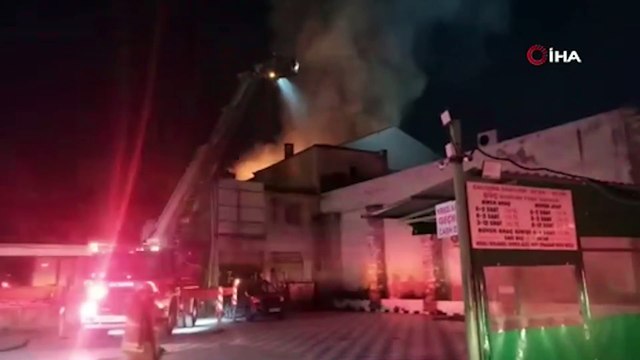 İzmir Tarihi Kemeraltı Çarşısı'nda yangın!