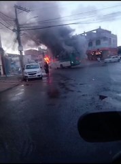 Ônibus é queimado em Salvador após dois homens morrem em confronto com a Rondesp