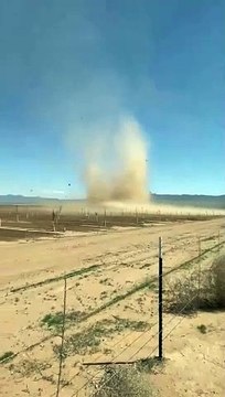 Double dust devil captured in Kingman_ Arizona(480P)