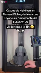 Casque de Helldivers en filament PLA+ gris de marque Eryone sur l'imprimante 3D FLSun V400
