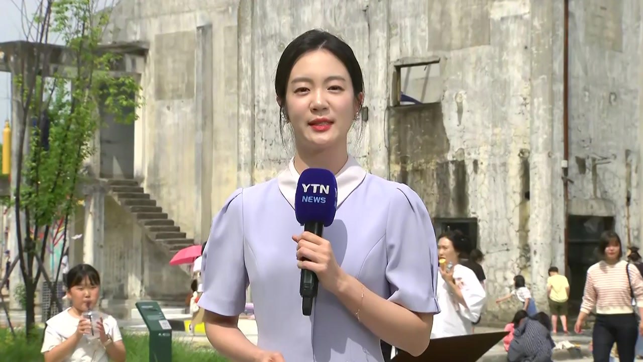 [날씨] 휴일 30℃ 안팎 더위...전주 명소 나들이객 북적 / YTN