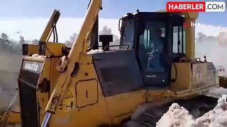 Doski Vadisi'nde 5 metrelik karla mücadele çalışması