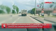 Canını hiçe sayan patenli gençler kamerada