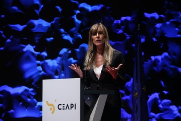 Editorial de Llamas. Begoña, 'la conseguidora'