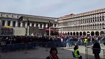 La messa del Papa: oltre 10mila in piazza San Marco