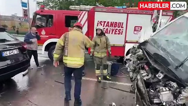 Beşiktaş Büyükdere Caddesi'nde zincirleme kaza! 8 kişi yaralandı, çok sayıda ekip bölgede