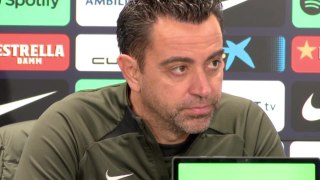 Los dos momentos más tensos de Xavi tras la renovación: ambos a preguntas sobre un cambio en su staff y la preparacción deportiva