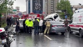 Beşiktaş'ta 7 aracın karıştığı zincirleme kaza meydana geld