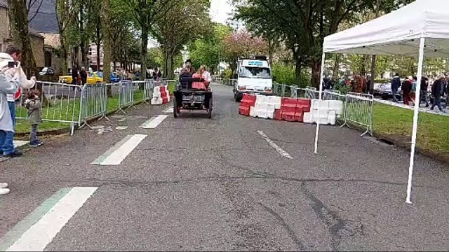 La plus vieille voiture de la course des 5 litres au Mans date de 1900 vidéo WhatsApp Video 2024-04-28 at 14.22.25