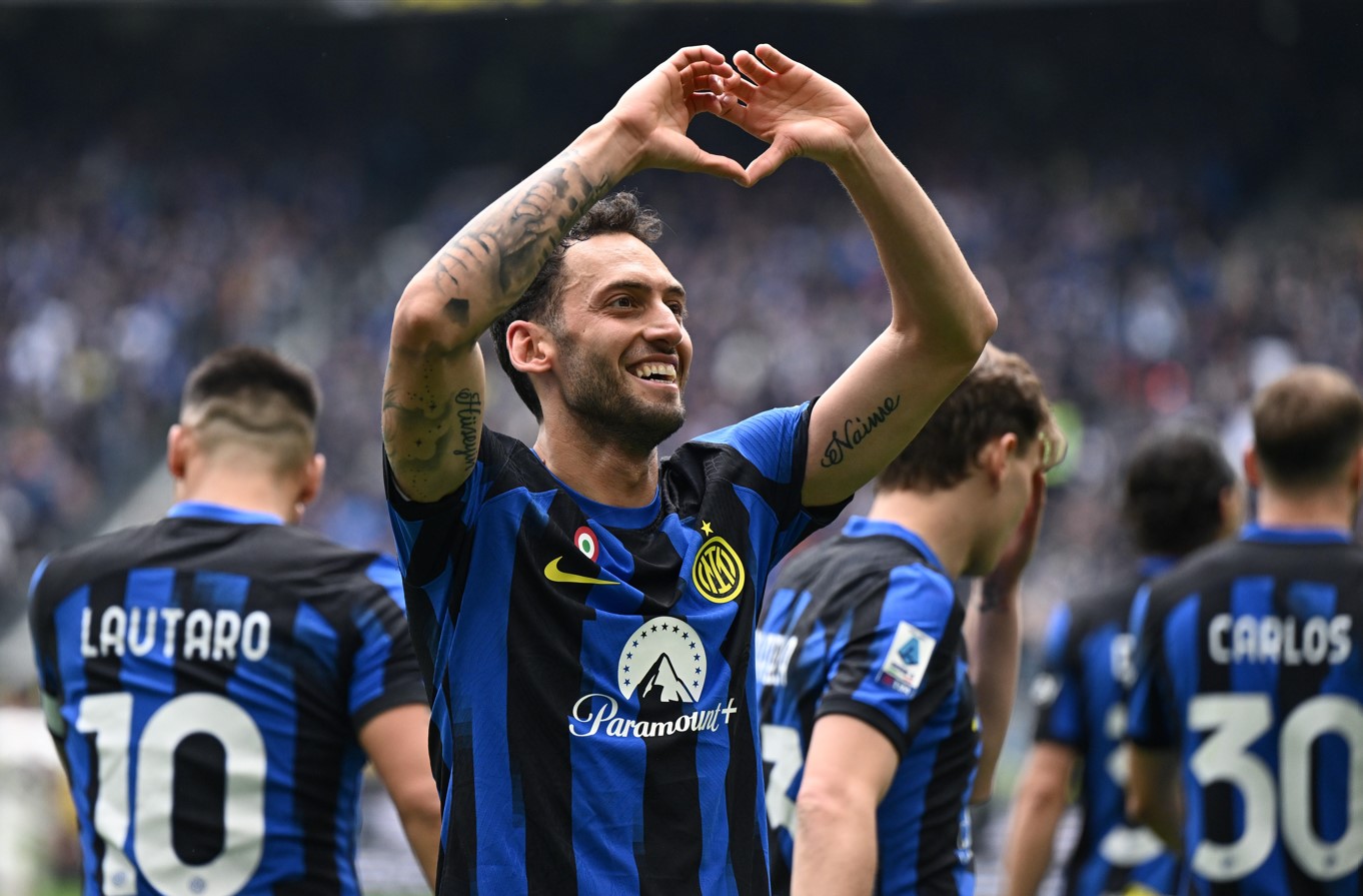 Serie A : L'Inter fête son titre contre le Torino grâce à un doublé de Çalhanoğlu