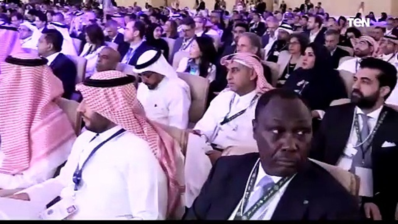 الرئيس السيسي يفتتح مركز البيانات والحوسبة السحابية الحكومية.. العالم في دقيقة