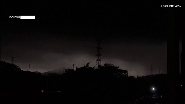 إعصار يودي بحياة 5 أشخاص ويخلف أضرارا جسيمة في قوانغتشو بجنوب الصين