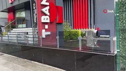 Sosyete kasabı Nusret'in mekanına şok saldırı!