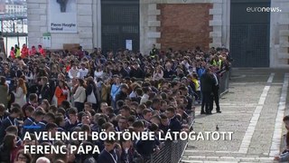 A börtönbe helyezett szentszéki standra látogatott először Ferenc pápa Velencében
