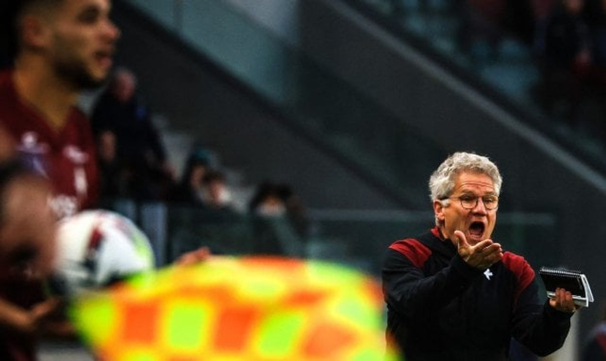 Le FC Metz dirigé par László Bölöni s'indigne face au PSG !