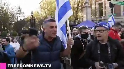 #Columbia University  #CEASEFIRENOW  #Israel #Palestine นักเรียนไม่ได้ต่อต้านกลุ่มเซมิติก แต่ต่อต้านการฆ่าล้างเผ่าพันธุ์