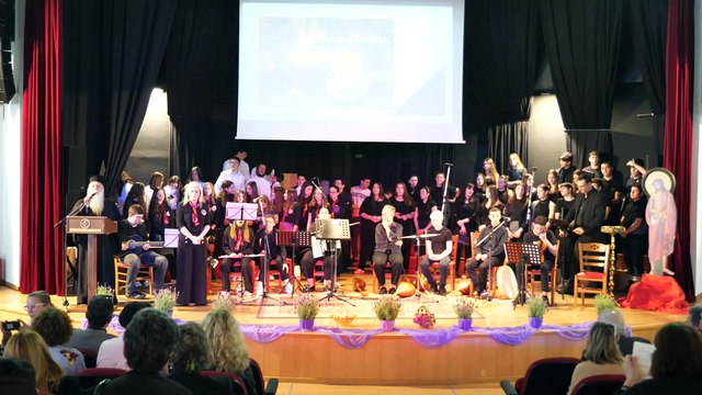 «Από τη Σταύρωση στην Ανάσταση. Από τη Γη στον ουρανό» - Δεκάδες παιδικές φωνές ενώθηκαν στην Προπασχάλια εκδήλωση της Ι.Μ. Φθιώτιδας