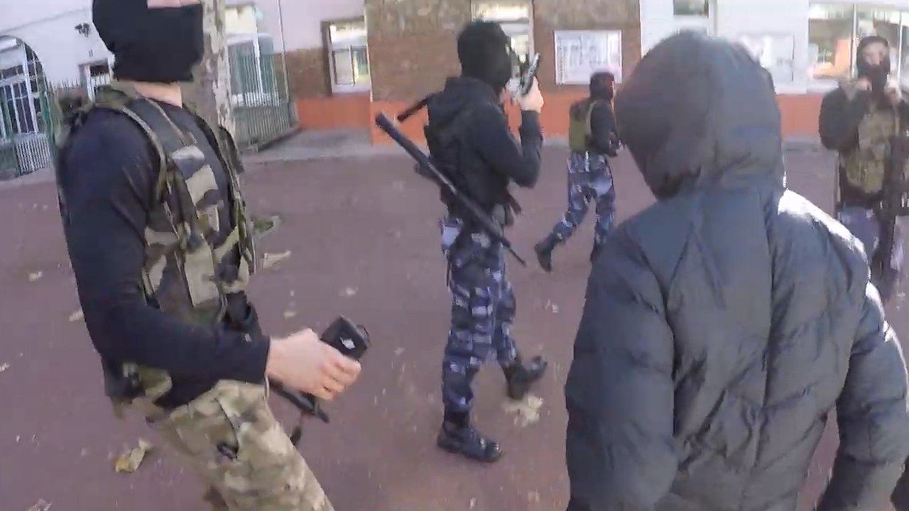 Cachan : les images choc d'un exercice attentat « peu approprié », qui ont traumatisé un prof du lycée Keller