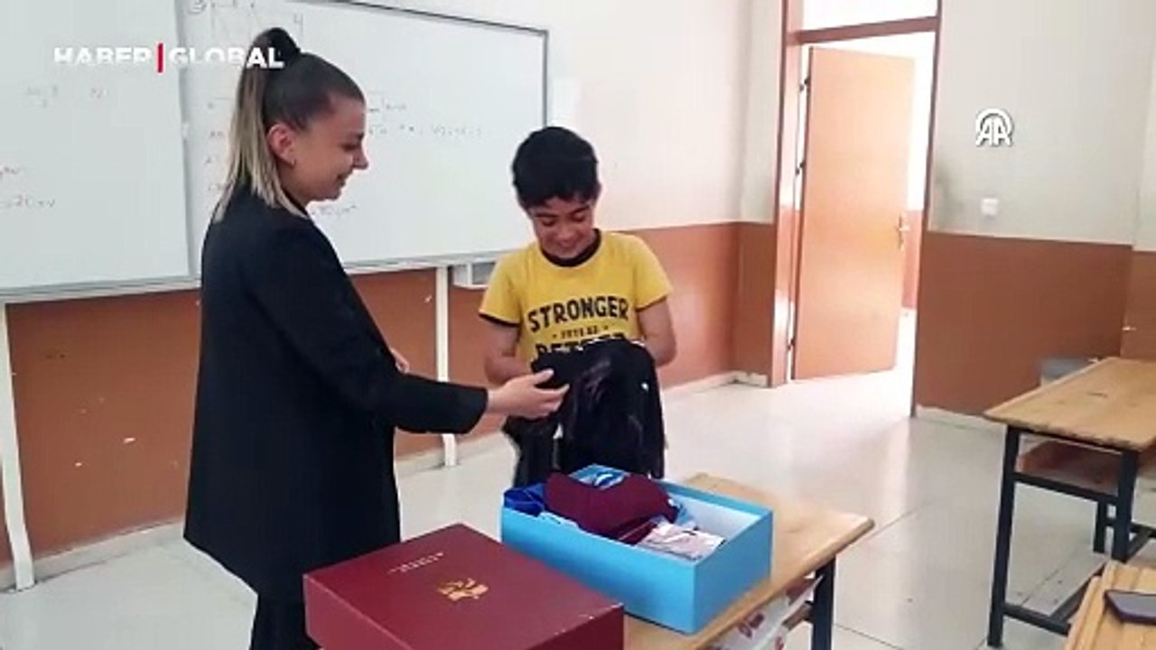 Ağrılı minik taraftarın bordo mavi sevgisine Trabzonspor da kayıtsız kalmadı