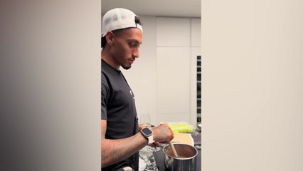 Raphinha sorprende como chef y cautiva con su talento culinario 🍽️