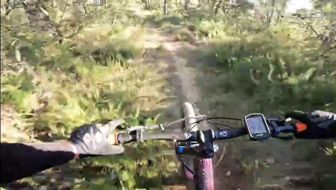 Lasudlub24 VTT c'est le 12 mai à La Tour d'aigues - première vidéo sur 8: la garussière