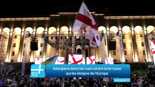 Géorgiens dans les rues contre la loi russe qui les éloigne de l'Europe