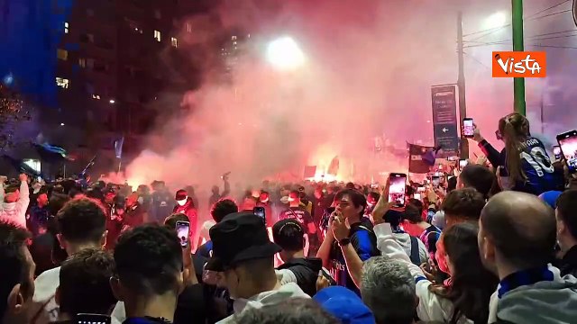L'Inter festeggia lo scudetto, il coro dei tifosi: I campioni dell'Italia siamo noi
