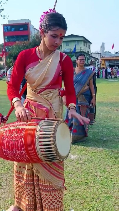 Nasoni aru Dhulia ❤️ | #dhulbadon #worldrecordbihu #bihu #karisma # sortvideo2024