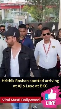 Hrithik Roshan, Shahid Kapoor and Sidharth Malhotra Spotted at Airport Viral Masti Bollywood