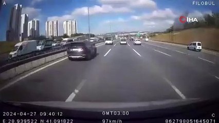 Dengesiz taksici yüzünden ortalık savaş alanına döndü