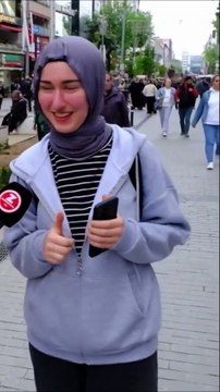 Özgür Demirtaş'tan Emekliye 10 bin TL yeter diyen genç kadına: Fazlasını vermeyin işe girerse