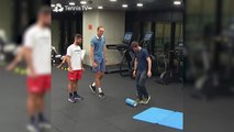 Watch: Zverev's conditioning coach embarrasses himself during balance exercise