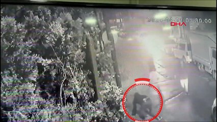 Bağcılar'da tuzak kurup önce bıçakladılar sonra vurdular