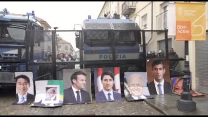 G7 Ambiente a Torino, manifestanti in piazza: "Circo del clima"