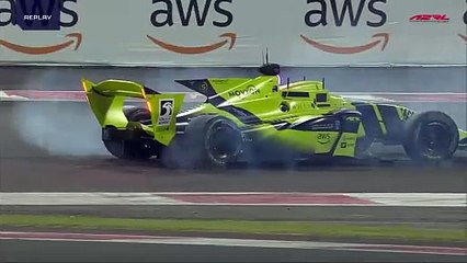 El coche de Polimove derrapa y para la carrera