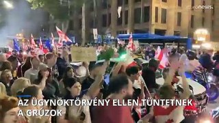 Ezrek tiltakoztak Grúziában a vitatott külföldi befolyási törvény ellen