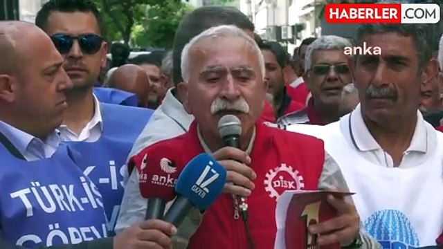 İzmir 1 Mayıs Tertip Komitesi İzmir Kemeraltı Çarşı'sında basın açıklaması yaptı